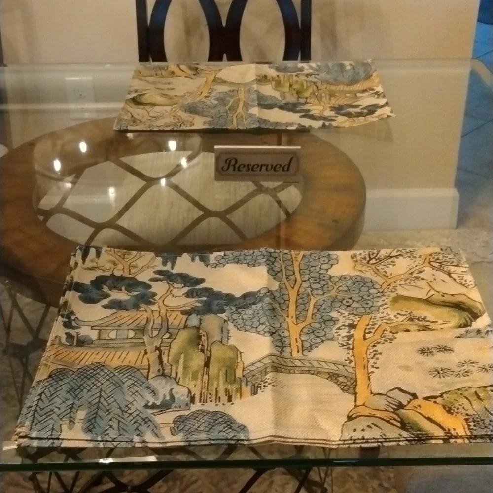4 Placemats (linen feel); Asian gardens pattern. Dress up your table inexpensive